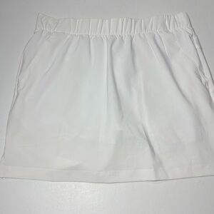 Columbia White Elastic Waist Skort